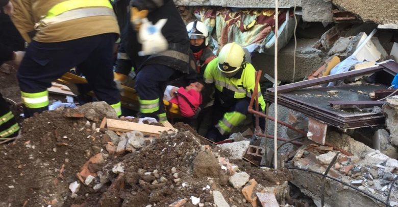 Nxirret i gjallë nga rrënojat 23-vjeçari, rënkon në agoni: Kisha dy persona të vdekur nën këmbët e mia