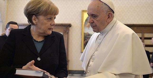 Merkel bisedë me Papa Franceskun, vendosin të ndihmojnë vendet e varfra