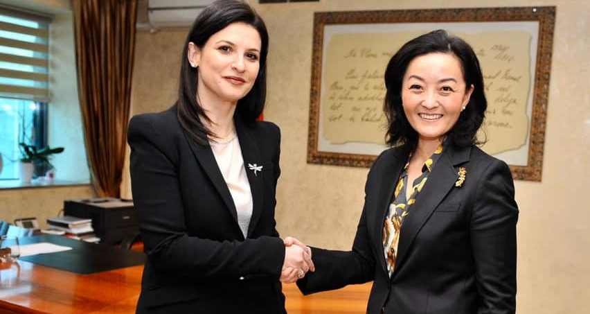 Emërimet në Kushtetuese, Yuri Kim thërret në rezidencë ministren Etilda Gjonaj