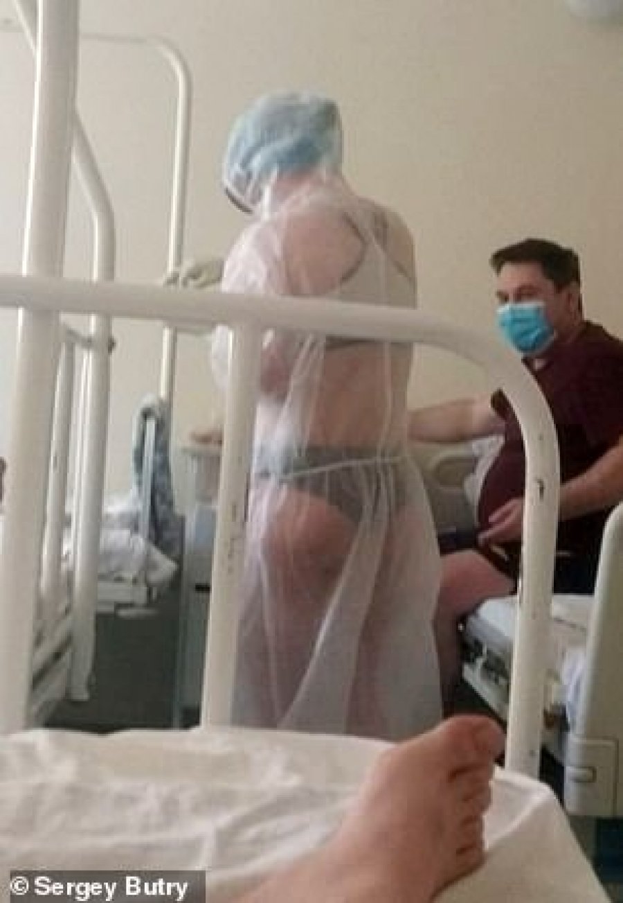 E mbani mend infermieren që punonte me bikini në spital? Ja cila është puna e re e saj