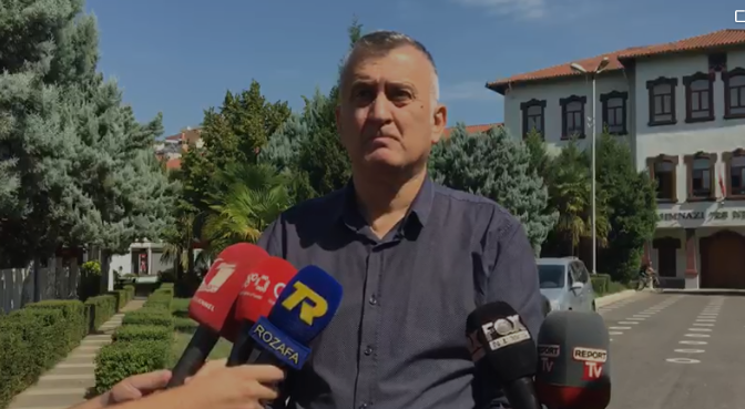 Arjan Peraj ngre alarmin: Situate kaotike me covid ne shkollat e Shkodres