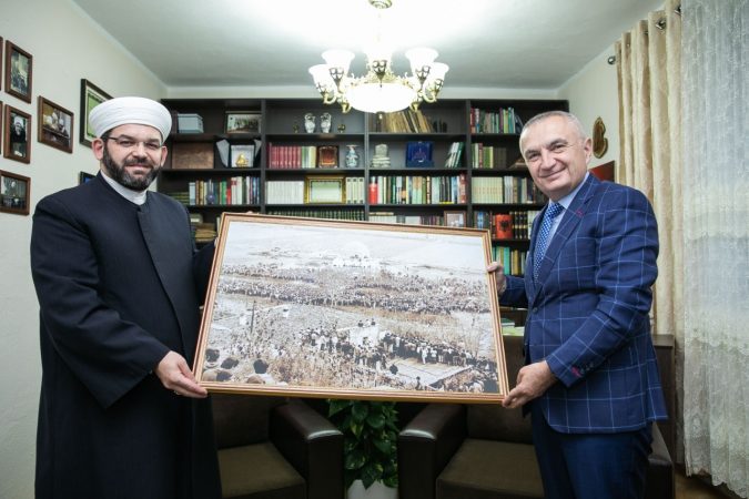Meta kujton 30 vjetorin e hapjes së Xhamisë së Plumbit në Shkodër: Mirënjohje klerikëve myslimanë për përkushtimin ndaj idealeve kombëtare