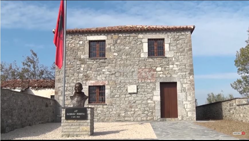 ‘Kyçet’ pas restaurimit Shtëpia muze e At Gjergj Fishtës (VIDEO)