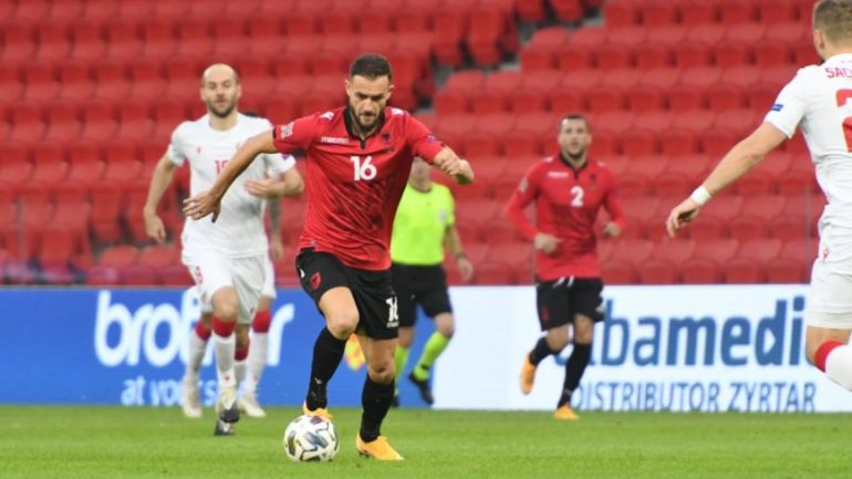 Shqipëria fiton ndaj Bjellorusisë, e mbyll në vendin e parë në grup