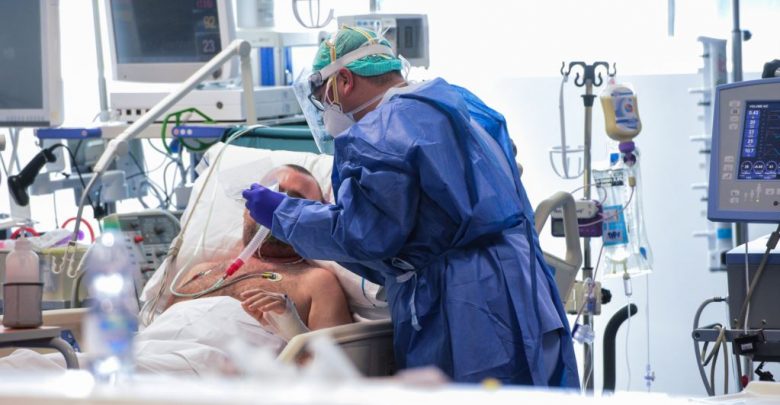 Franca drejt kolapsit spitalor, numri i të shtruarve kap shifra alarmante. Ndërrojnë jetë 506 persona