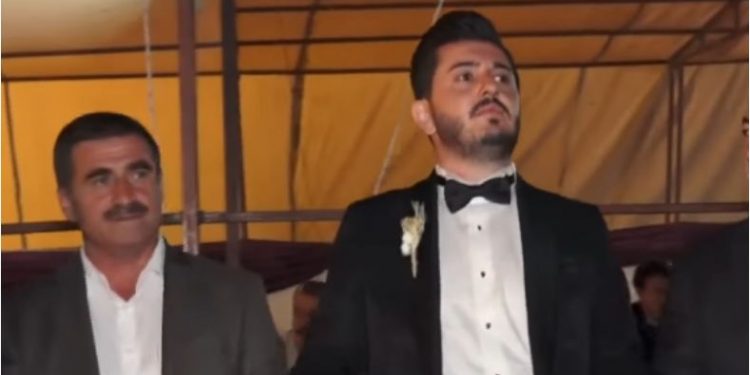 VIDEO/ Çmenduri në dasmë, dhëndri fiton 230 mijë euro ndërsa nusja 5 kilogramë ar