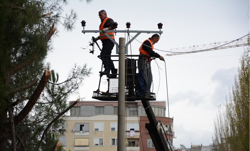 Nuk u aplikua asnjë ditë, ERE shfuqizon vendimin për aplikimin e fashës së energjisë