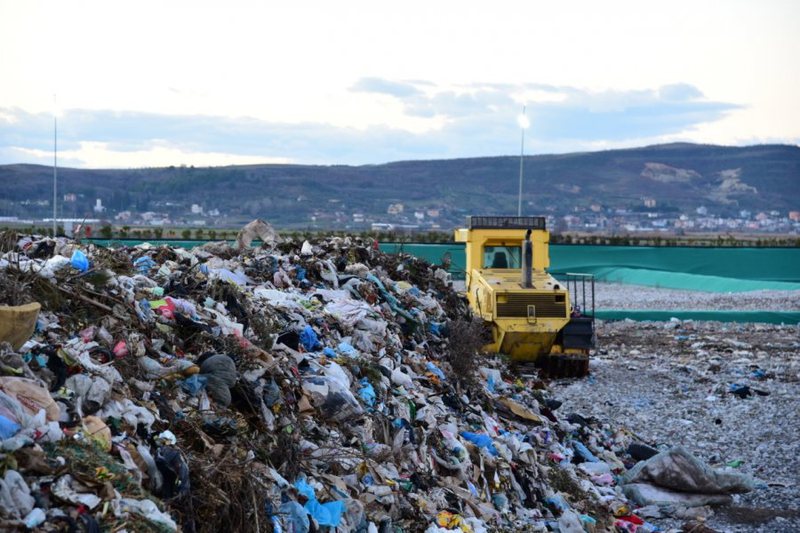 BIRN: Skandali ështe vetëm maja, po me plehrat çfarë do të bëjmë?