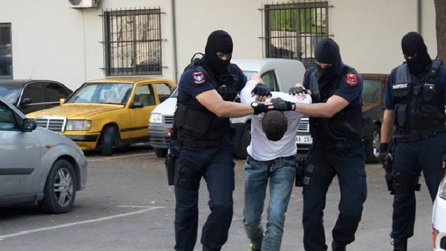 MEGA-OPERACIONI/ Mbi 200 persona të arrestuar, Policia dhe RENEA ‘aksion’ në 4 qytete, zbulohet droga e re