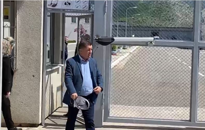 VIDEO/ Amnistia penale, lirohet Fran Frrokaj: Uroj që burgun të mos e provojë askush!