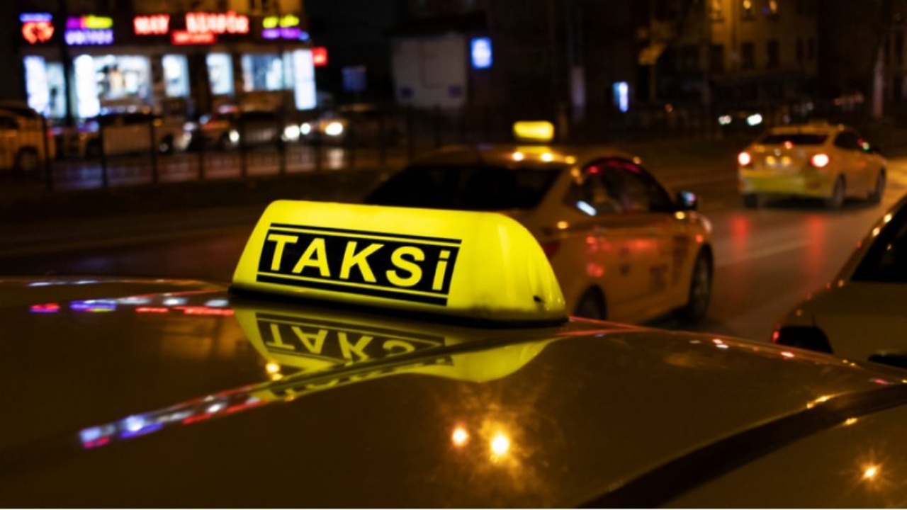 Si porositej droga me një telefonatë nga “call center”-i në Tiranë? Malli shpërndahej me taksi (DETAJE)