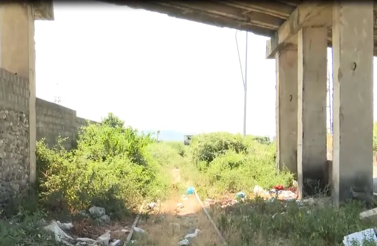 Mbeturinat në urën e Stom Golemit, situata shqetësuese, mungon përgjegjshmëria e qytetarëve