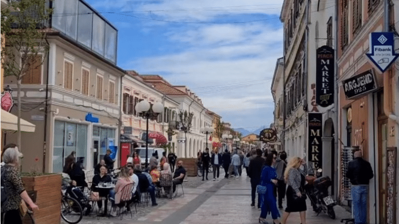 Shqipëri, vazhdon të jetë shqetësues emigrimi i të rinjve