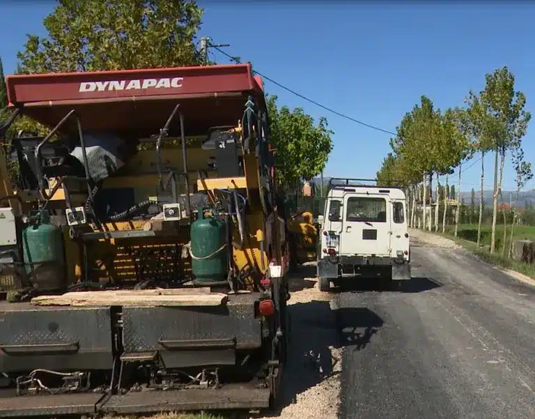 Rikonstruksioni i rrugës “Trush i poshtëm” – Aksi me gjatësi 2.2 km, shërben si rrugë alternative me Velipojën