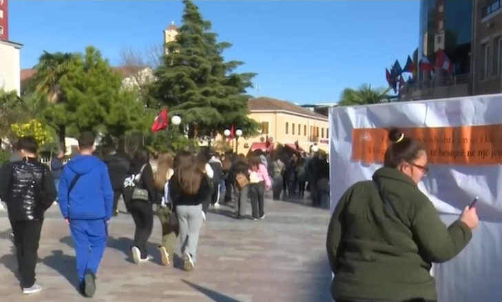 “Asnjë justifikim, bashkë kundër dhunës ndaj grave dhe vajzave”, fillojnë 16 ditët e aktivizmit kundër dhunës me bazë gjinore