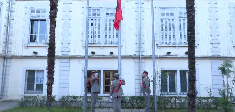 Ceremonia e ngritjes së Flamurit/ Autoritetet fetare në Shkodër, mesazh bashkimi për shqiptarët