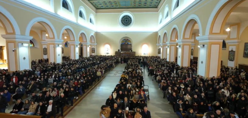 Krishtlindja në Shkodër, qindra besimtarë morën pjesë në meshën e shenjtë