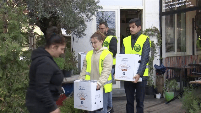 Vullnetarë të shoqatës “Eko Mendje” ndihmojnë të varfërit në Shkodër