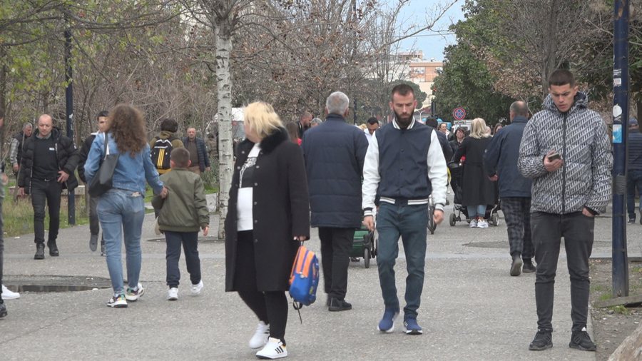 Të gjithë ankohen, fundviti i sapo lënë pas “zhyti” në pesimizëm shqiptarët