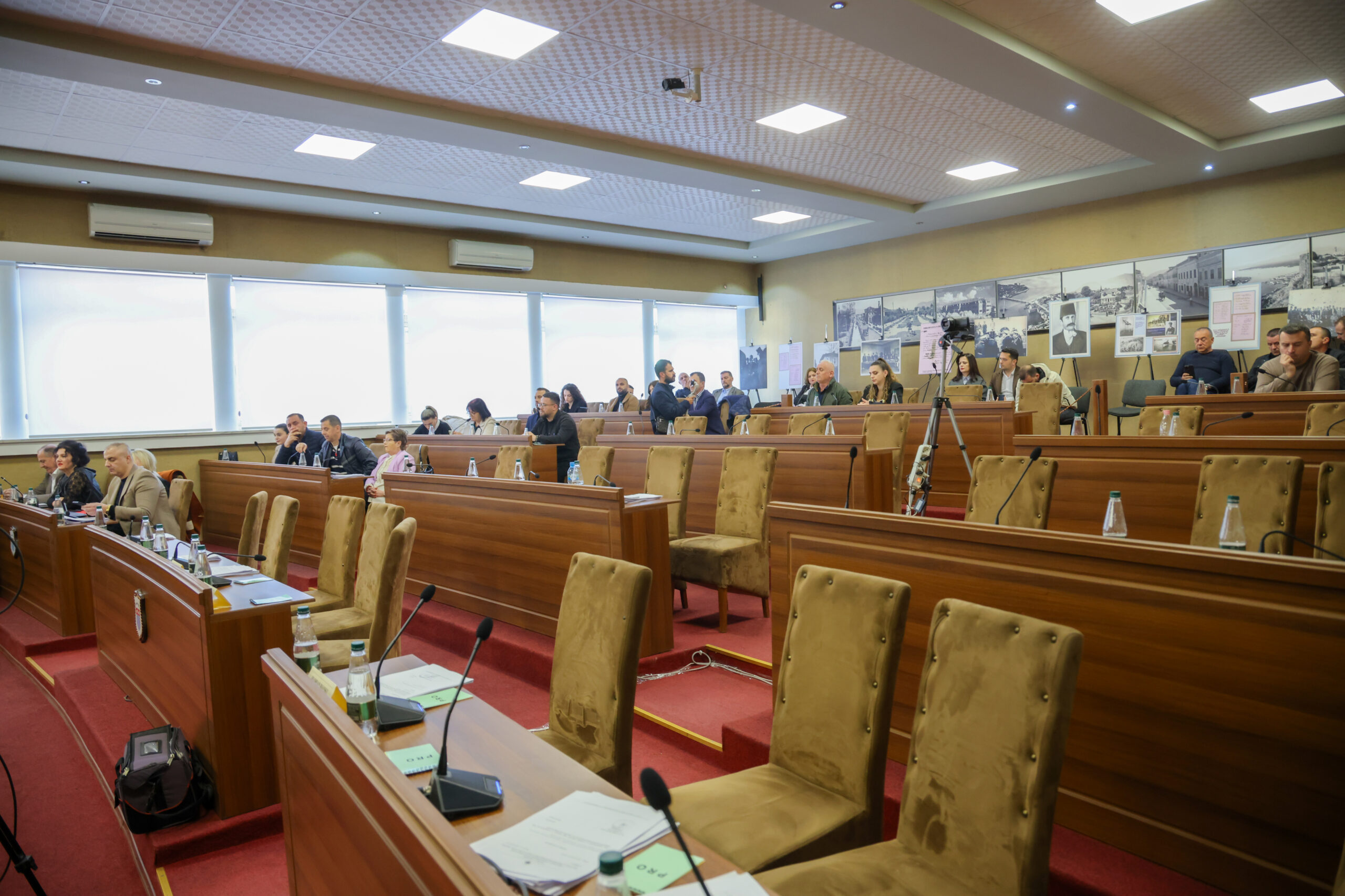 PSD – PD bëhen “bashkë”,  braktisin mbledhjen e Këshillit Bashkiak të Shkodrës…..