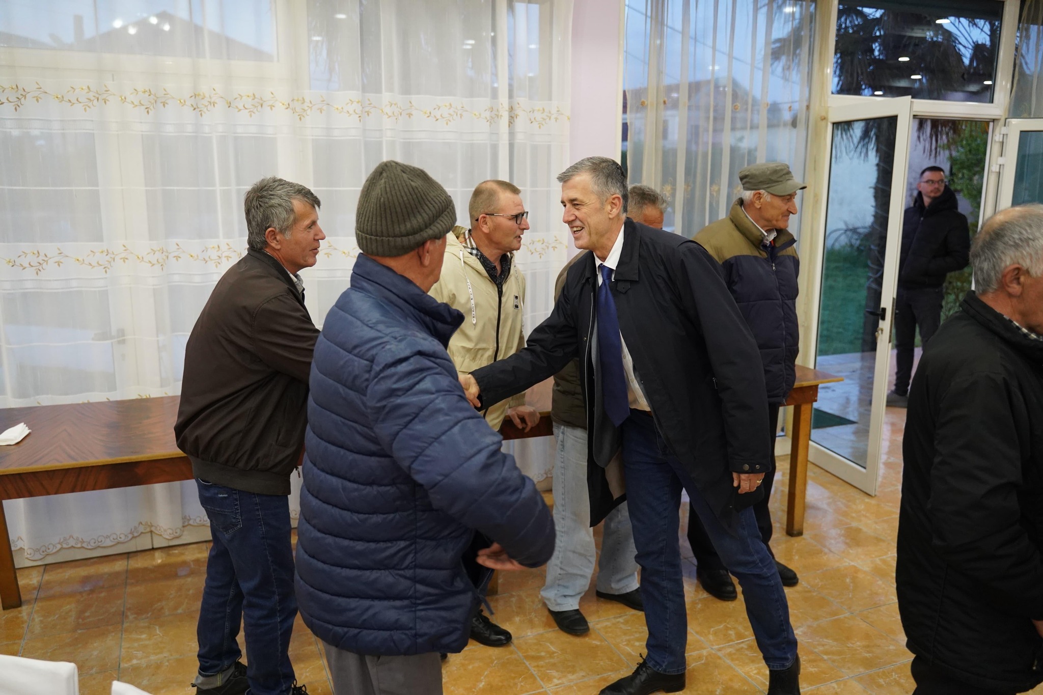 Kliti Hoti ne Anen e Malit / Në Anën e Malit nuk vij si i panjohur, sot kthehem ndryshe – si kandidat për deputet, me bindjen se kjo zonë meriton më shumë