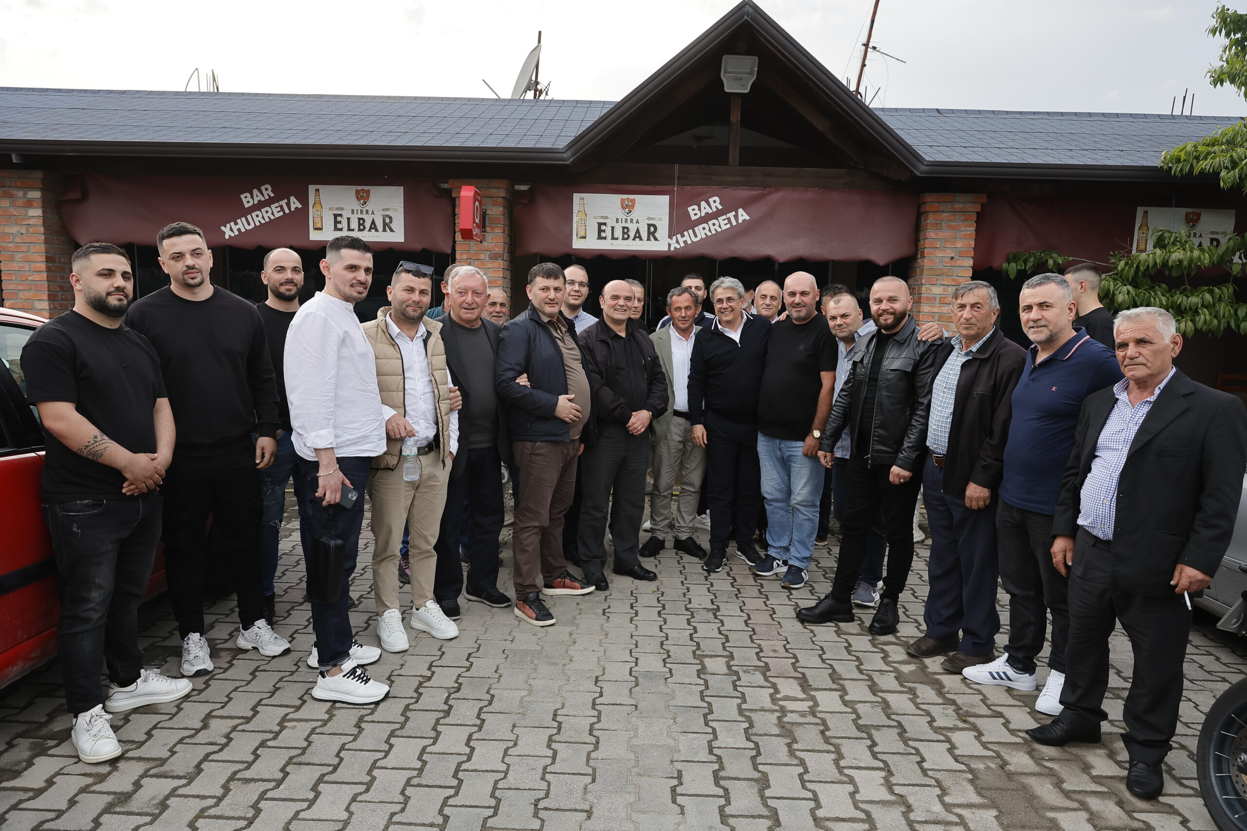 Benet Beci me banoret e lagjes Xhurretaj ne Berdice dhe ne Mushan te Dajçit