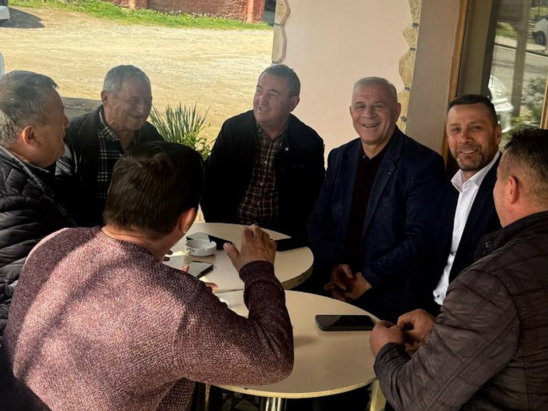 Frrok Gjini fushate intensive ne Puke, ne krah te tij ish deputeti Mark Frroku