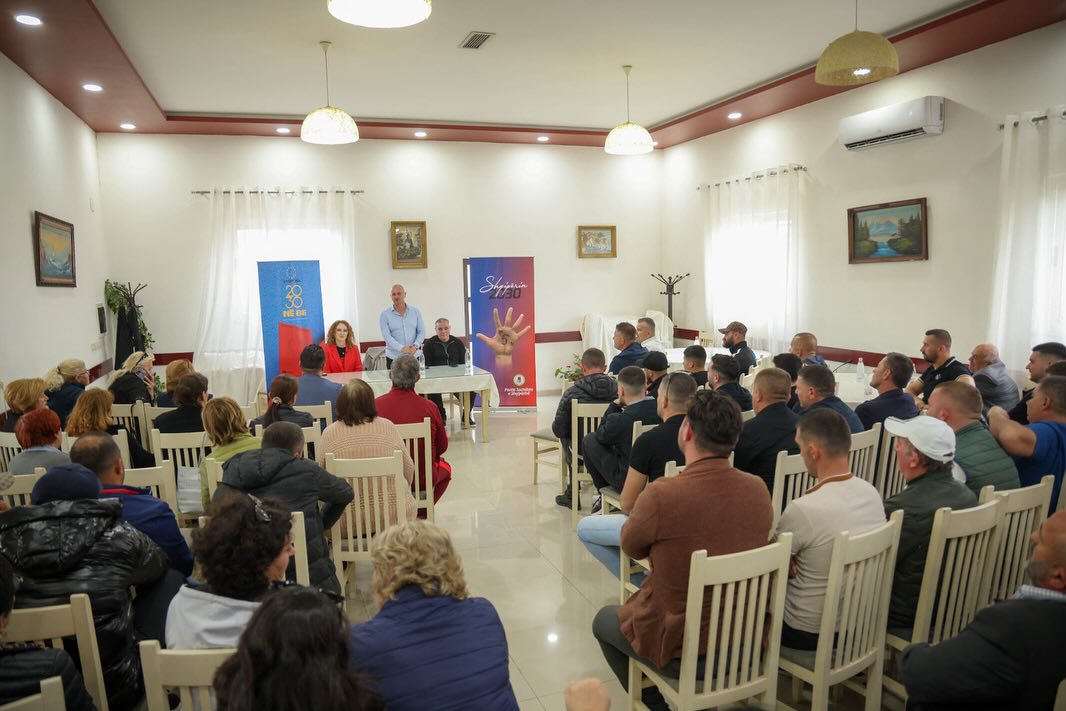 Onid Bejleri ne lagjen Rus: Me 11 Maj, vota për numrin 5 është e vetmja alternativë për zhvillimin e Shkodrës.